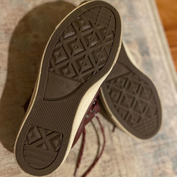 Converse burgundy leather high tops - Picture 13 of 13